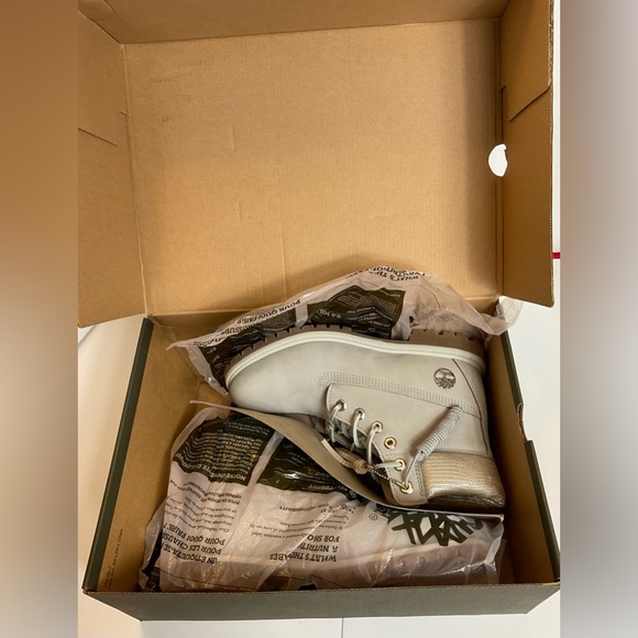 Timberland Premium 6 inch Waterproof Boot - Light Grey Nubuck Womens 9M - New! - Picture 5 of 6